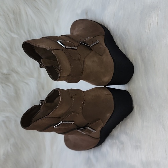 GIANI BERNINI Womens Taupe Buckle Accent Water Resistant Sashaa Round Toe Wedge - Picture 7 of 8